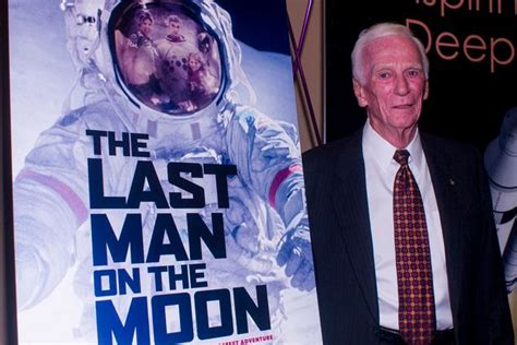 Last Man To Stand On The Moon Eugene Cernan Dies Aged 82
