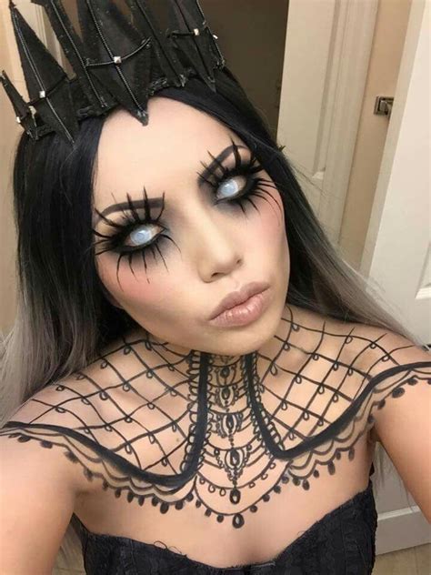 Love This Dark Queen Makeup Halloween Makeup Halloween Costumes