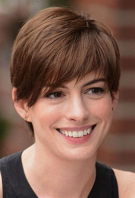 Anne Hathaway Growing Out Short Hair Styles Short Hair Styles