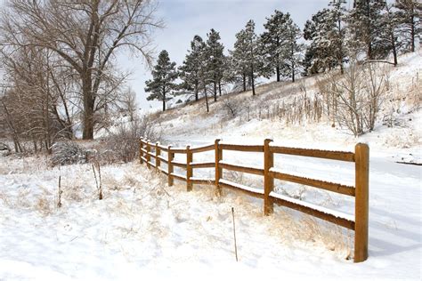 Homeadvisor's split rail fence cost guide provides installation prices for post and rail, including 3 rail vinyl, wood or cedar fencing per foot or acre. How to Build a DIY Split Rail Fence