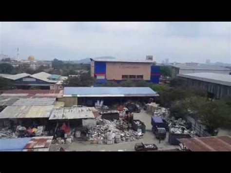 However, i am disappointed as no pedestrian walk was created to make it easier for commuters to walk to the lrt station thus leaving out the necessity to drive one's car to reach the station. Kuala Lumpur LRT Puchong Perdana To Bandar Puteri - YouTube
