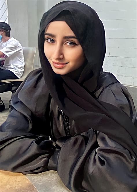 Rate This Modest Hijabi 😍 Scrolller