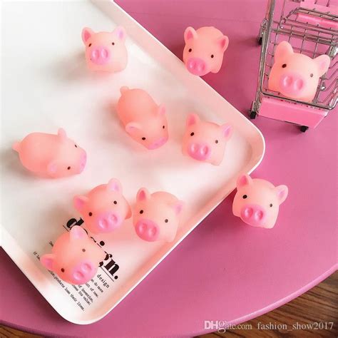 Mini Pink Pigs Toy Cute Vinyl Squeeze Sound Animals Lovely Antistress