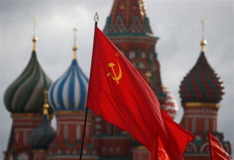 Opinion The Day The Soviet Flag Came Down The New York Times