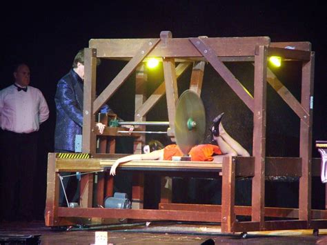 Illusionated Me — Illusionist: David Seebach. Buzz saw. Bow Saw.