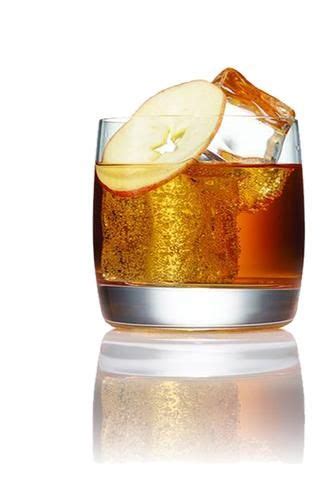 To make apple pie moonshine, you can use 190 proof grain alcohol like everclear or it's basically a mixed drink like rum and coke. Apple Ginger | Apple pie moonshine, Moonshine cocktails ...