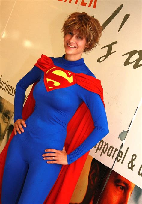 Unseen Picss Supergirl Busty Cosplay
