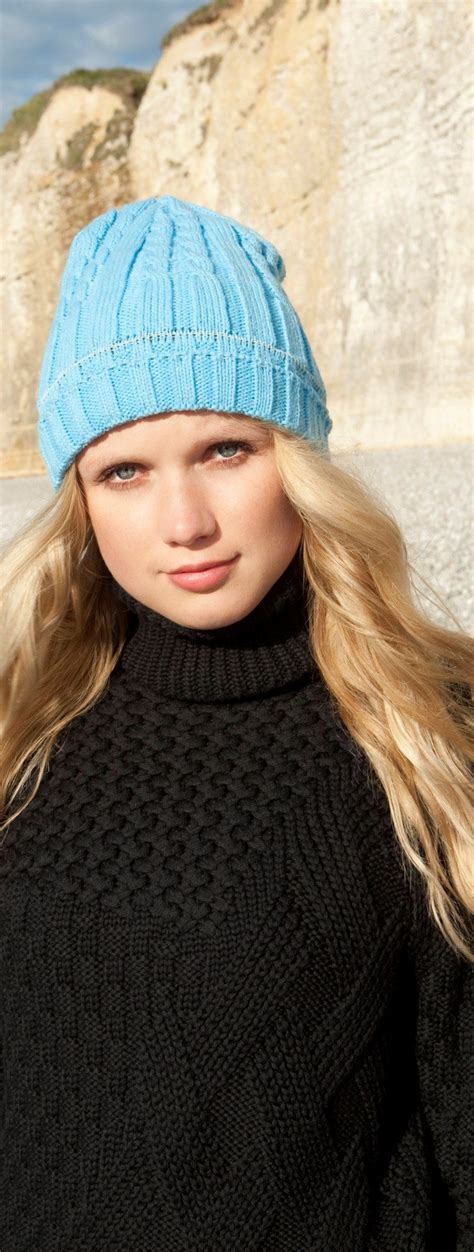 They protect your hair and scalp from the damaging rays of the sun. Women's Hat | Winter hats, Winter hat hairstyles, Cute ...