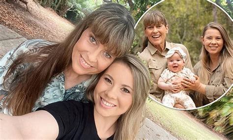 Bindi Irwin Beams For A Selfie Alongside Her Mother Terri As She