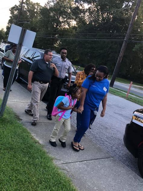 edgecombe county sheriff s office escorts daughter of fallen deputy to first day of school cbs 17