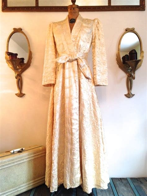 Vintage 1930s Old Hollywood Satin Robe