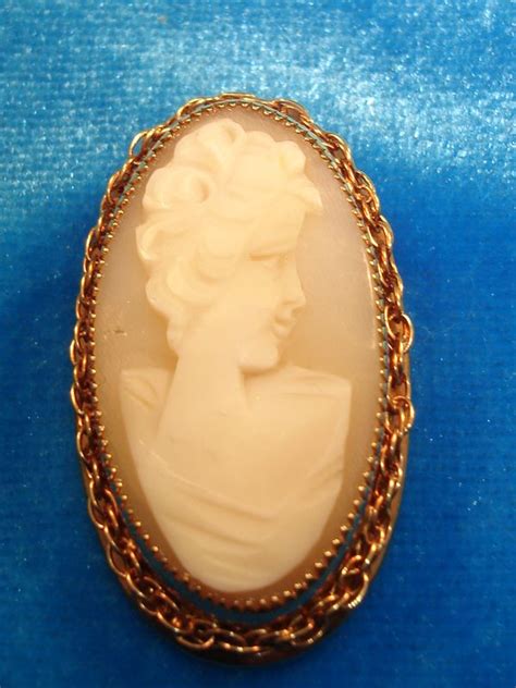 Vintage 1940s Catamore Gold Filled Carved Shell Cameo Pinbrooch Unique