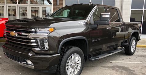 They mainly come in silver colors. chevy truck 2021 colors | 2021 - 2022 Chevy Silverado News
