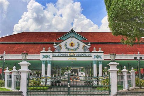 Yogyakartas Keraton Explore An 18th Century Traditional Javanese