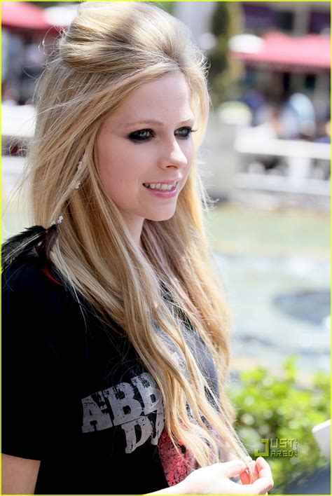 Avril Lavigne Abbey Dawn Japan Tee Photo 2560649 Avril Lavigne