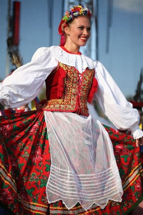 regional costume from kraków poland [source] polish folk costumes polskie stroje ludowe