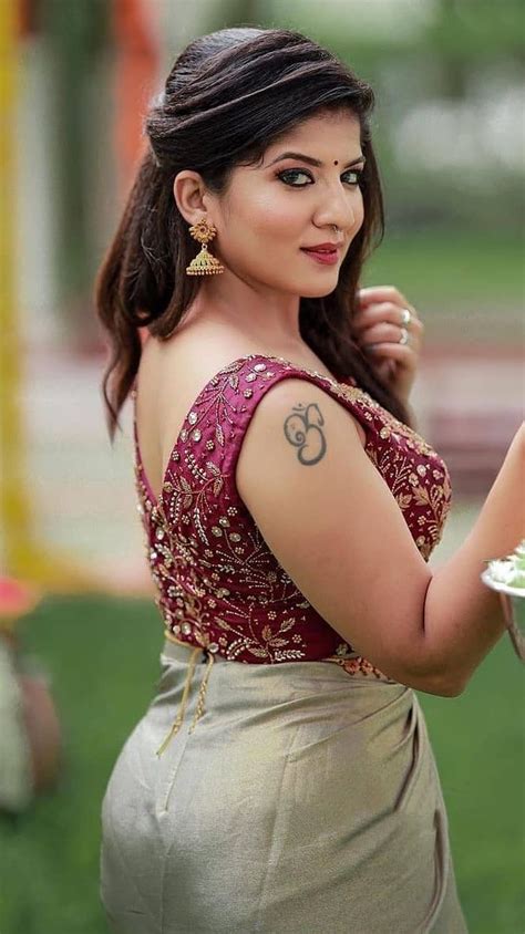 Free Download Nair Mallu Actress Beauty Hd Phone Wallpaper Pxfuel