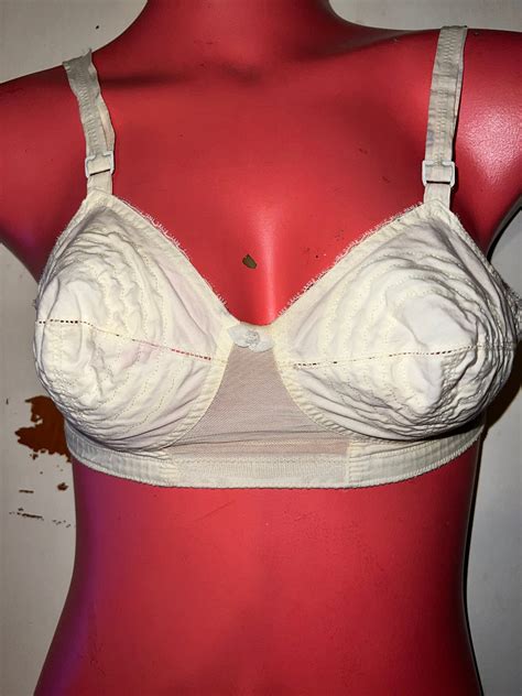 vintage 1940 s bullet bra off white cotton bra perma lift bra size 32b