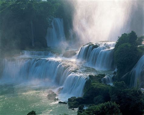 Картинки по запросу Detian Waterfall Chongzuo Guangxi China Famous