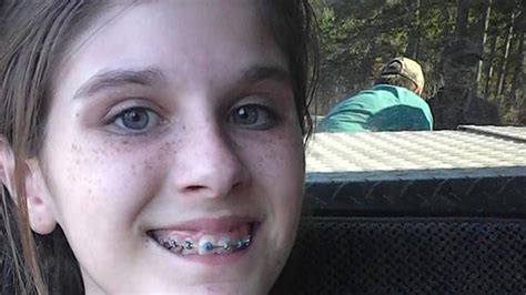 Girl Mom Claim Ghost Photobombed Selfie Kiro 7 News Seattle