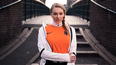 De ploeg wordt sinds 13 januari 2017 getraind door bondscoach sarina wiegman. Nederlands Elftal thuisshirt 2018-2019 - Voetbalshirts.com