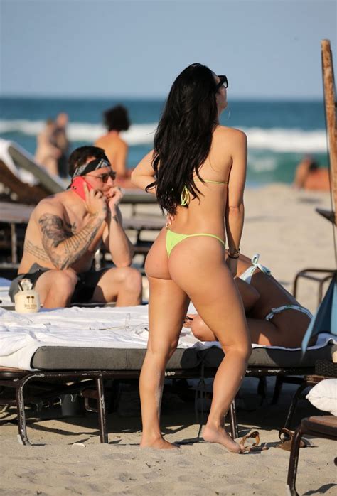 Bre Manziel Flaunts Her Booty In A Green Thong Bikini 28 Photos
