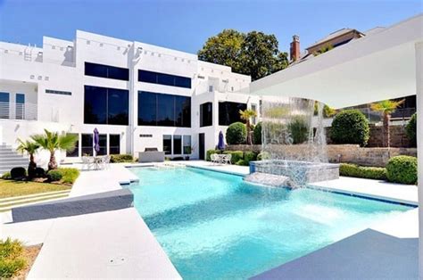Luxurious Waterfall Mansion In Dallas Texas For Sale
