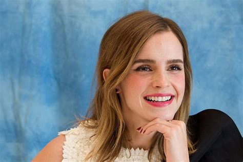 Emma Watson Gives Relationship Advice To Fans Glamour Uk