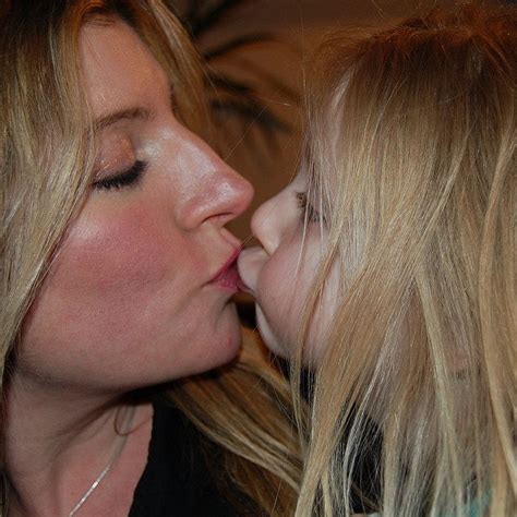 Mother Daughter Kissing Porn Telegraph