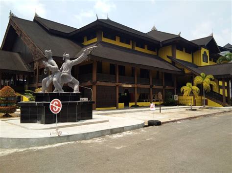 Detail Apa Nama Rumah Adat Suku Melayu Koleksi Nomer
