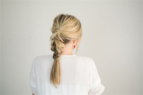 It's really hot today, but it's nice and chilly/cool in here. Easy Holiday Hairstyles You Can Do Yourself - FabFitFun