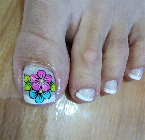 Te traemos más de 50 diseños de uñas pintadas para que puedas tener muchísimas ideas al momento de decorar tus uñas sin importar si sean cortas o largas, ya que tenemos aproximadamente 25 diferentes modelos de uñas pintadas para cada uno de los tamaños. Pin de paulina naspud en Diseños de uñas | Arte de uñas de ...