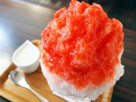 Japanese Ice Shaved Milk Apricot Kernel Strawberry And Yog Flickr