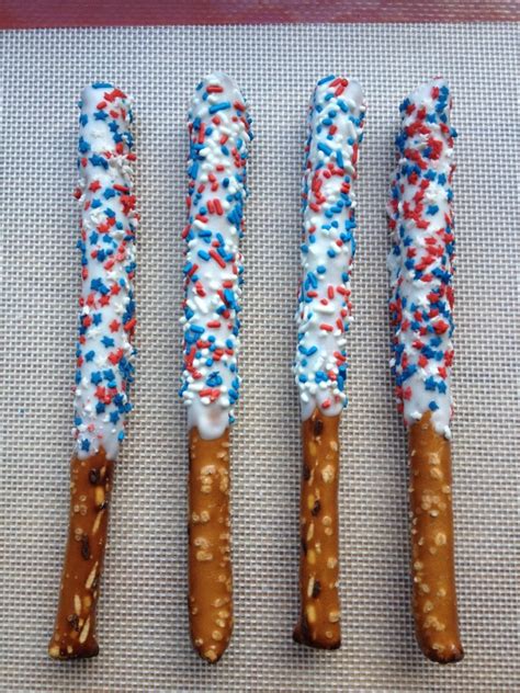 White Chocolate Dipped 4th Of July Pretzel Rods