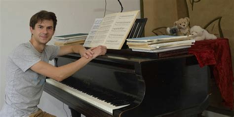 Bergisch Gladbch Ein Besuch Beim Pianist Dirigent Und Kulturmanager