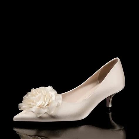 Elegant Champagne Wedding Shoes 2020 Satin Appliques 3 Cm Stiletto