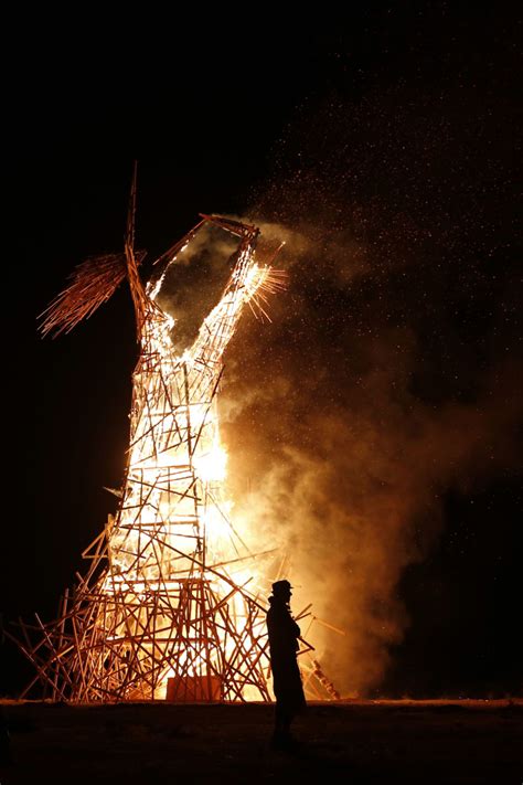 Man Dies After Running Into Burning Man Fire The Fader