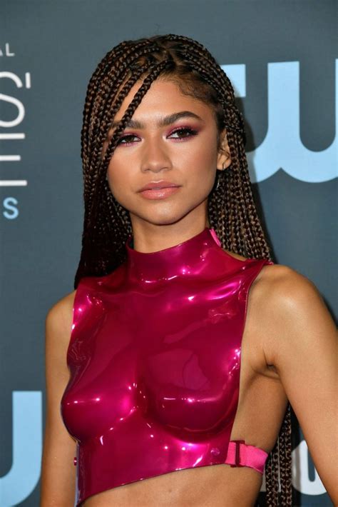 Gorgeous Zendaya Showing Her Amazing Looking Cleavage The Fappening