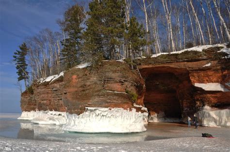 The Apostle Islands Sea Caves Are Positively Surreal In Winter