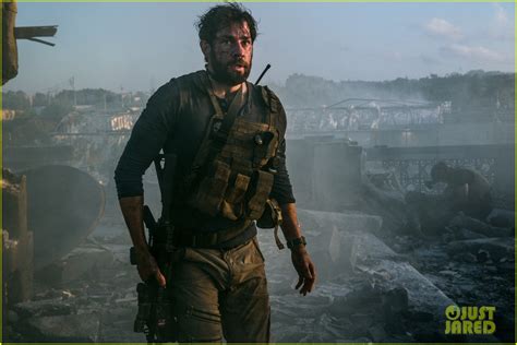 John Krasinski Shows Off Buff Bod In New 13 Hours Photo Photo