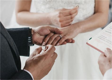 Asi lo contó en una entrevista en 'estás en todas'. ¿En qué mano van los anillos de compromiso y matrimonio?