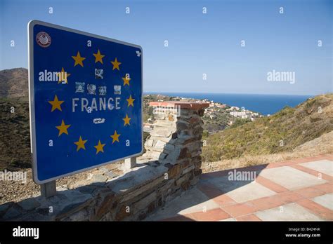 Spain France Border Hi Res Stock Photography And Images Alamy