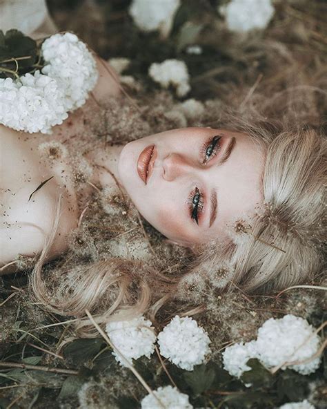 Jovana Rikalo Na Instagramie „sinking Into Dandelions And Flowers 🕊