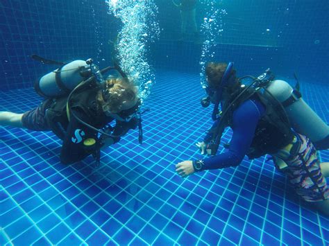 The Padi Divemaster Is The Worlds Most Popular Professional Level Scuba Diving Course And Your