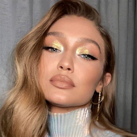 The Best Spring 2023 Makeup Trends From Fashion Week Glamour Uk