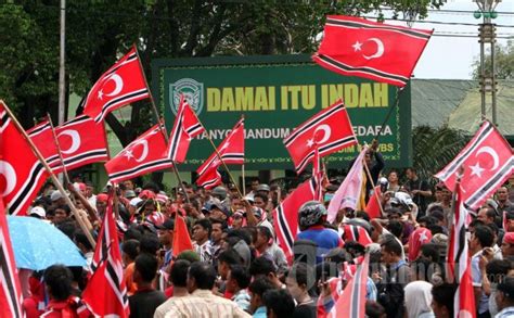 Pendukung Bendera Aceh Dihadang Tni Foto 8 503611