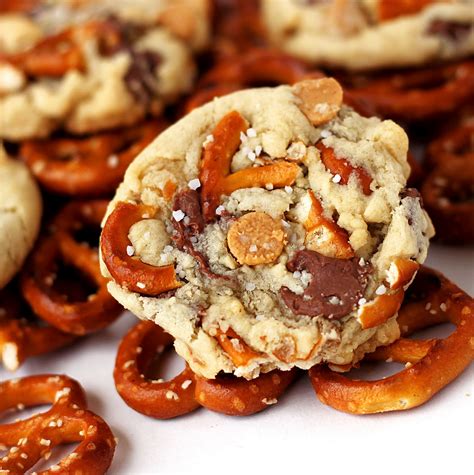 Sugar Cooking Pretzel Cookies With Chocolate And Peanut Butter Chips