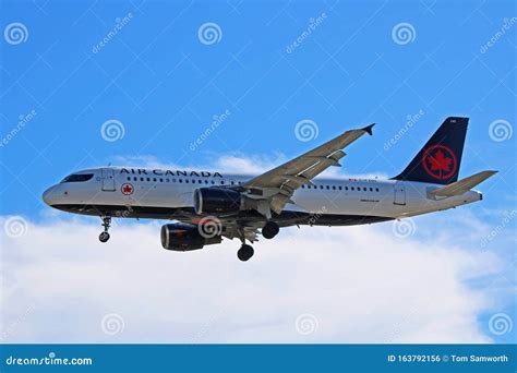 Air Canada Airbus A320 200 In New Livery Side View Editorial Photo