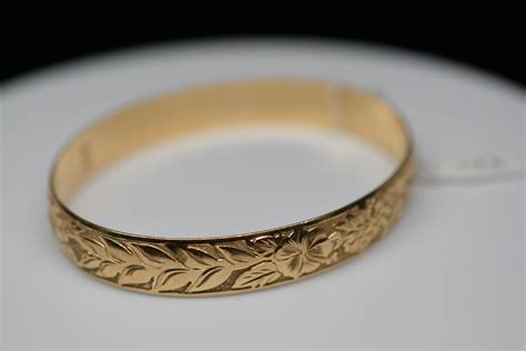 14K Gold Hawaiian Bangle Bracelet 10mm, Embossed Tropical Floral
