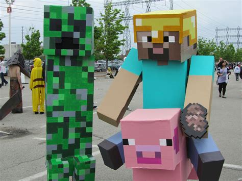 Check Out This These Minecraft Costumes We Saw At Anime North Minecraft